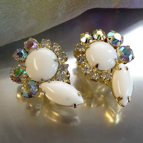 1950s Juliana Milk Glass Pastel AB Rhinestone Vintage Earrings 16822 - Picture 1 of 5
